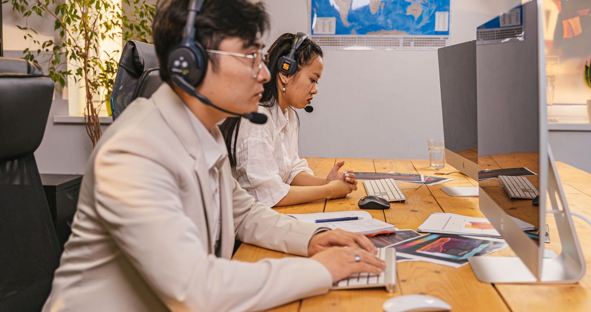 Tawasul agents supporting customers across time zones